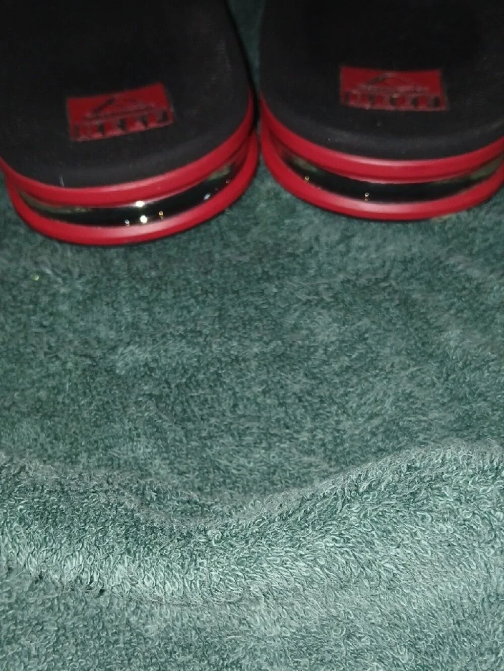 Reef Men’s Black & Red Fanning Slide Sandals Built In Bottle Opener Sz: 10